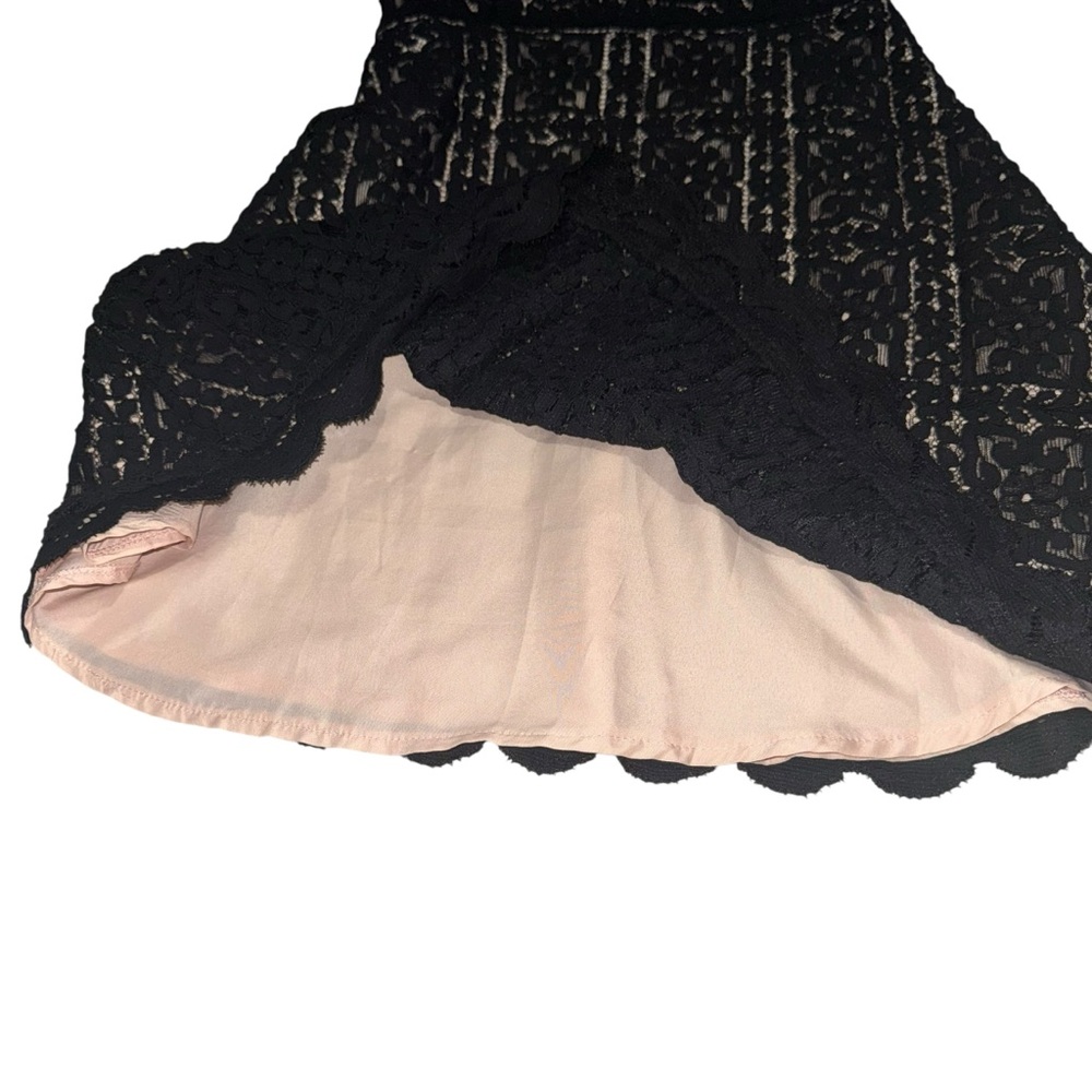 BB Dakota Black Lace Fit Flare Cocktail Dress Size 6 Scalloped Hem LBD - Picture 8 of 9